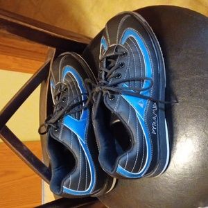 Pyramid Bowling Shoes 9.5 men's RA ss